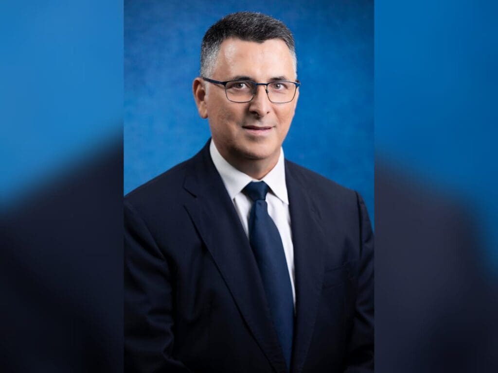 גדעון סער