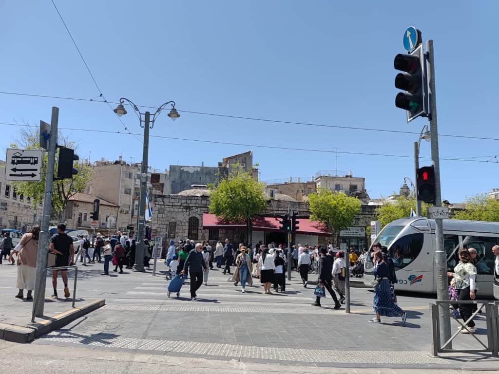 תחנת רכבת קלה שוממת בירושלים בעקבות תקלה בתשתיות, 11 במאי 2025