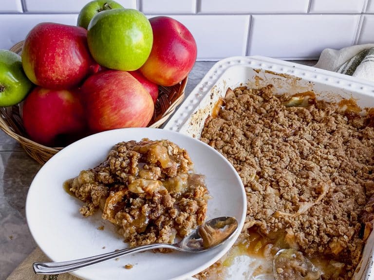 Simple and Easy Recipe for Gluten Free Apple Crisp with Oats