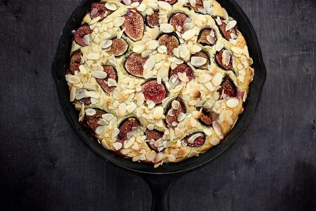 fresh-fig-and-almond-breakfast-cake