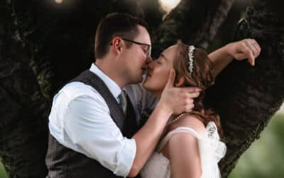 Romantic Summer Wedding at Sylvan Cellers in Rome City, Indiana || Donna + Storm