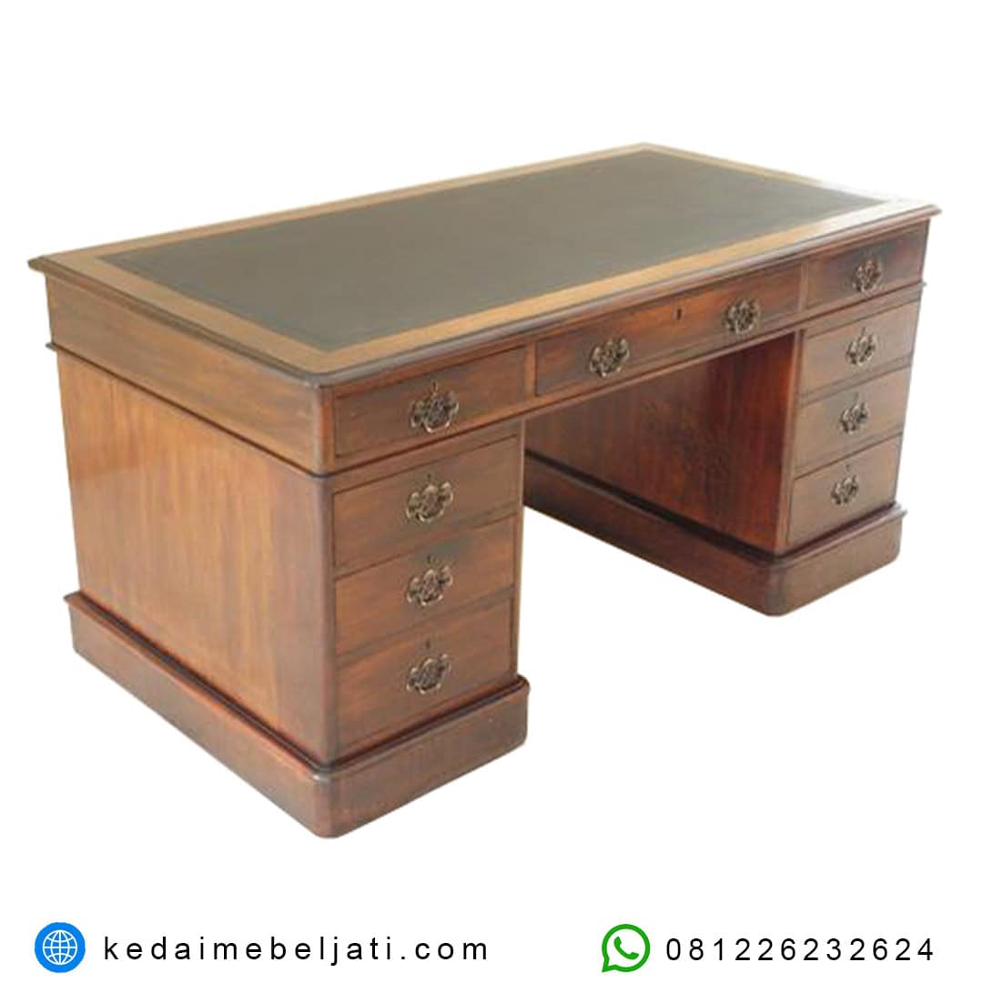 Meja Direktur Model Klasik