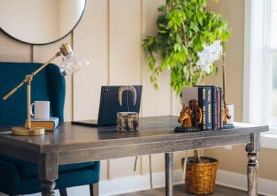 5 Furniture Untuk Kantor dan Ruang Belajar di Rumah