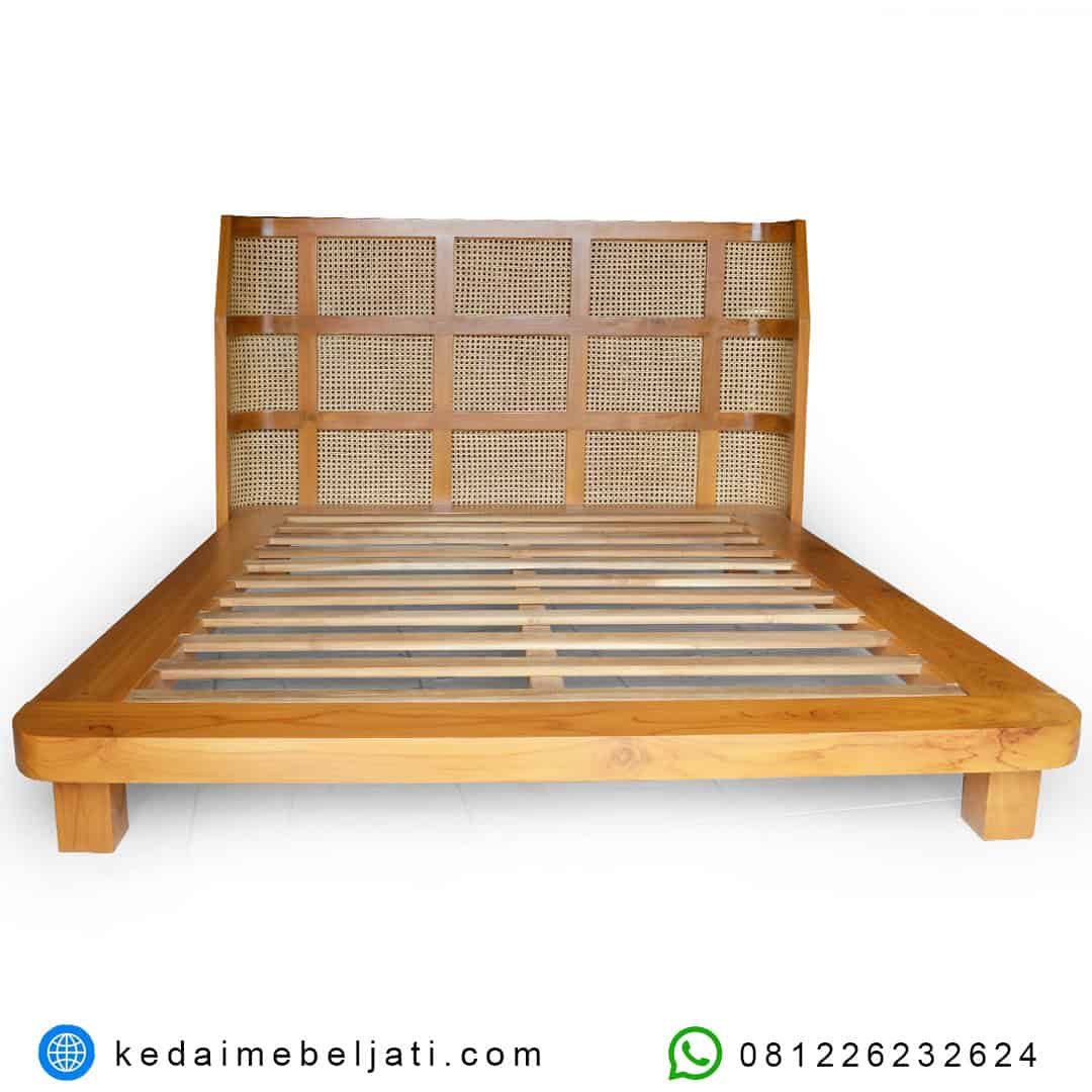 Tempat Tidur Jati Rotan