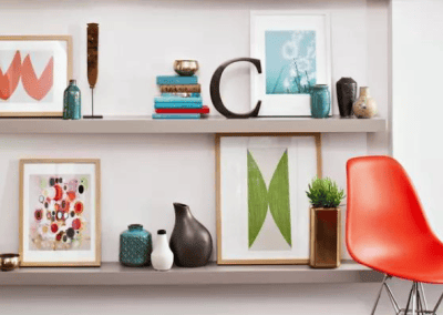 12 Ide Dekorasi Rak Floating agar Ruangan Lebih Stylish