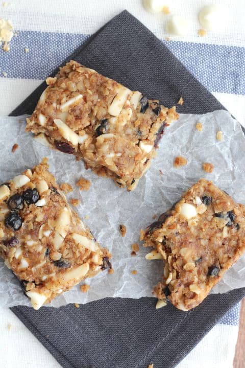 No-Bake Blueberry Almond Oatmeal Bars
