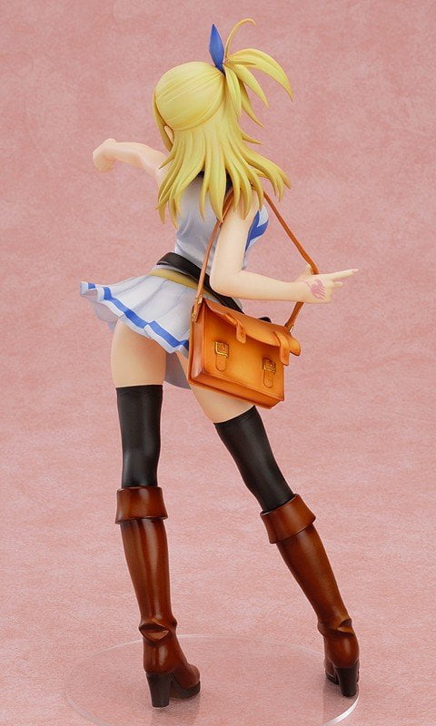 Scale - Lucy pose1