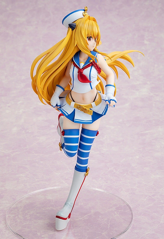 Nendo Addicts - Caworks To Love-ru Darkness Golden Darkness Breezy Seaside Version Pose2