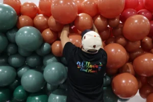 ottawa event planner balloon wall_1