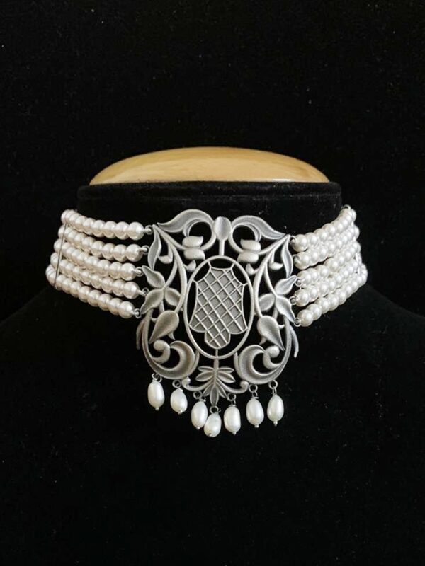 Swarovski Pearls Choker - Silver Matte - Image 2