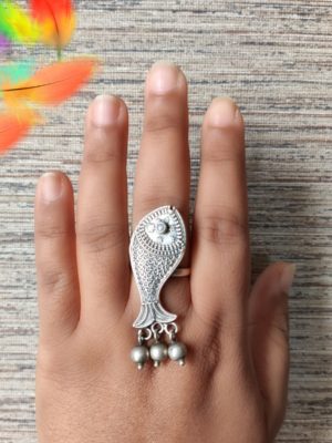 Fish Ring – Pearl