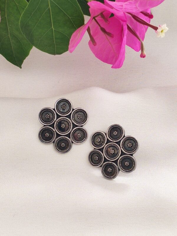 FLORA Oversized Studs