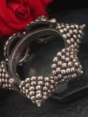 Statement Kada Bangle