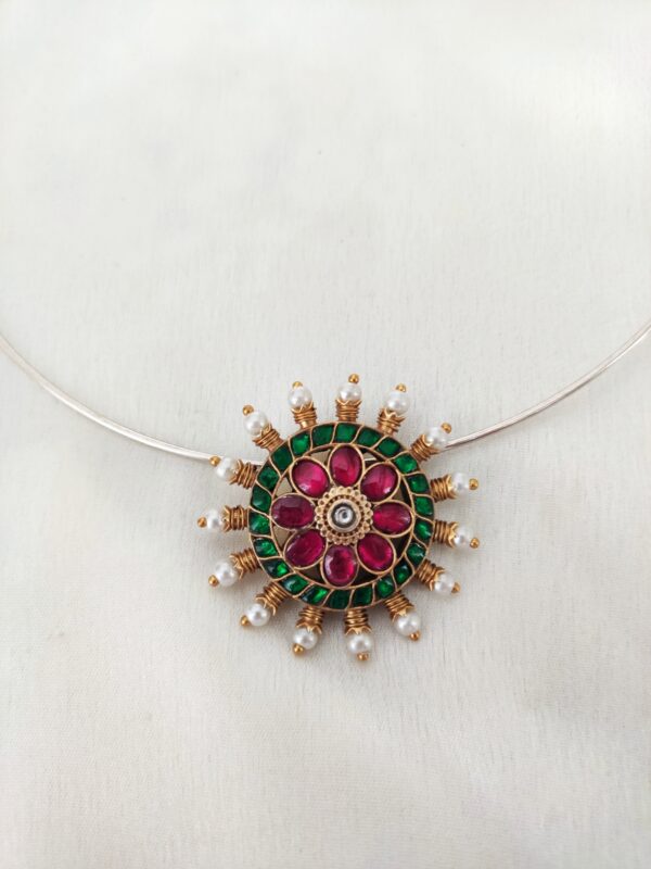Kundan Pendant Hasli - Image 2