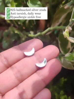 Minimal Studs – Half Moon !