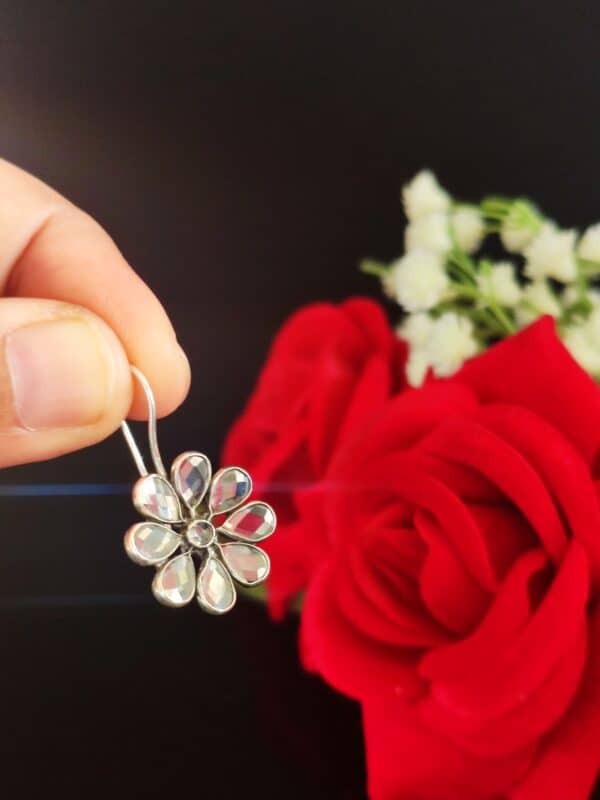 Polki Flower Hooks - Image 2