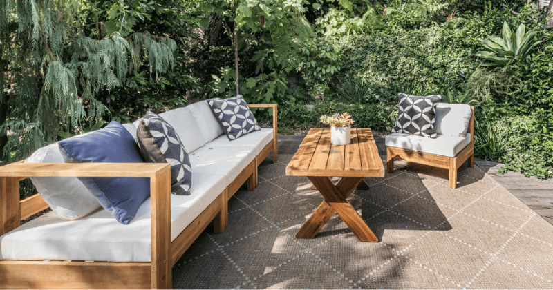 How to Make Minimalist Garden Design with Teak Wood