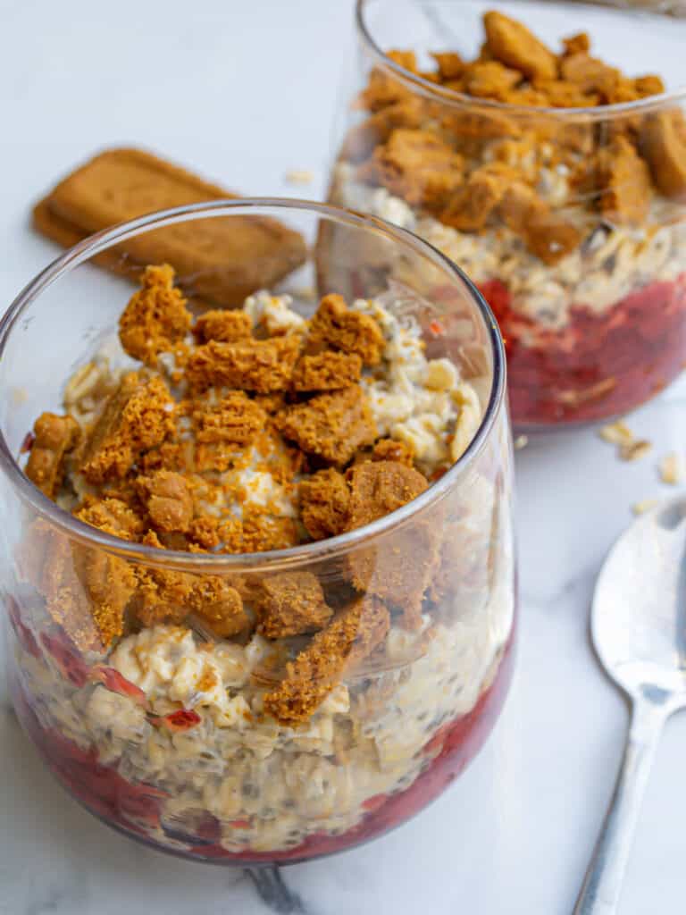 strawberry cheesecake overnight oats