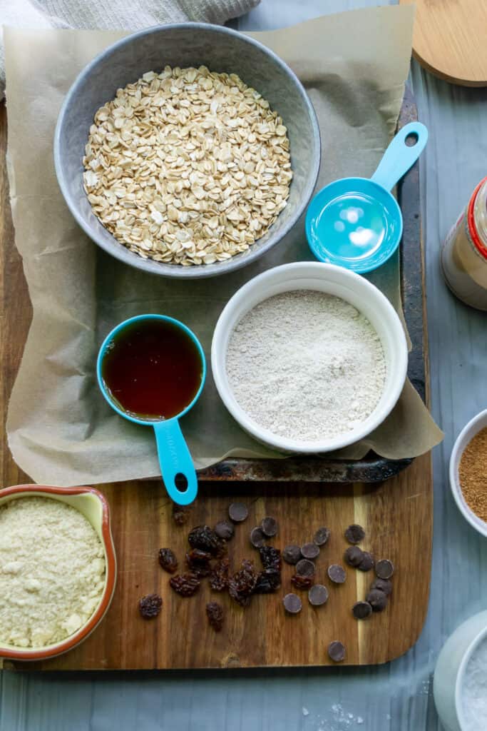 oatmeal raisin chocolate chip cookie ingredients