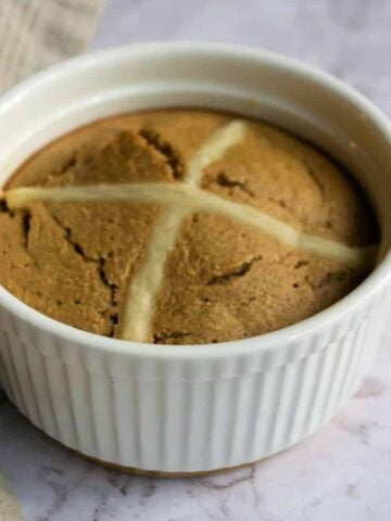 Ramekin of hot cross bun baked oats.
