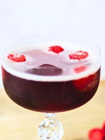 Kir Royale recipe thumbnail.