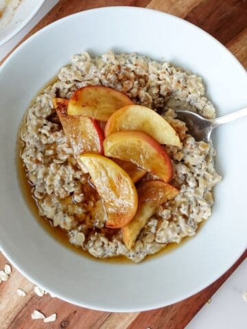 Thumbnail image for apple porridge recipe showing a bowl of apple porridge.