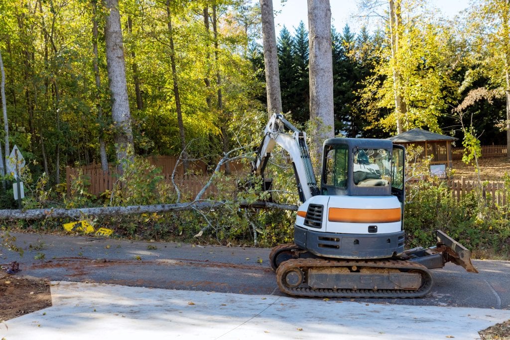 Slidell Tree Service clearing debris
