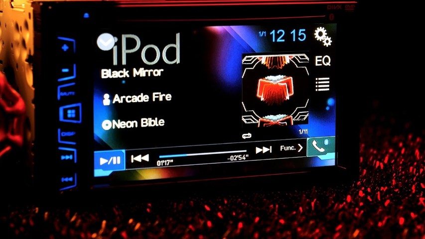 Pioneer AVH-290BT dark image illuminated