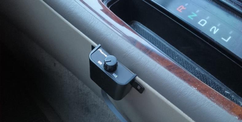 Pioneer GM-D9605 bass remote installation example