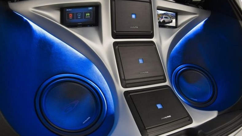 Image of Alpine amplifier demo car display