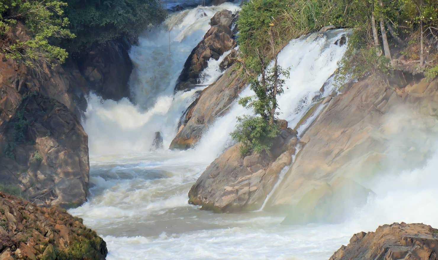 01_Khone_Phapheng_Falls_01b-min