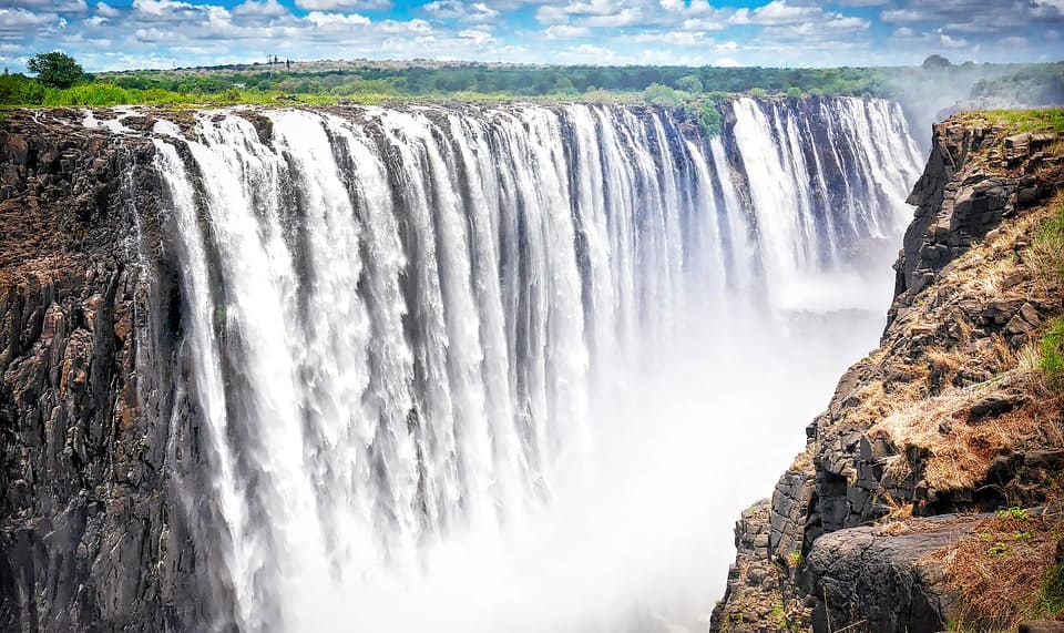 7_Victoria Falls_01-min