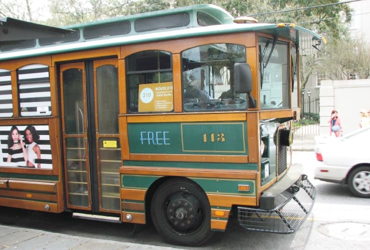 charleston_05_free_trolley_02-min