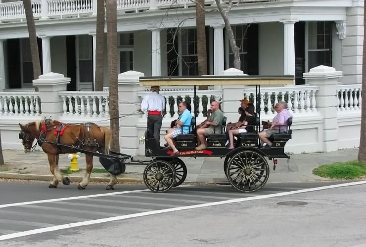 charleston_08_classic_carriage_03-min
