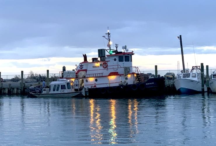 11_05 tug boat-min