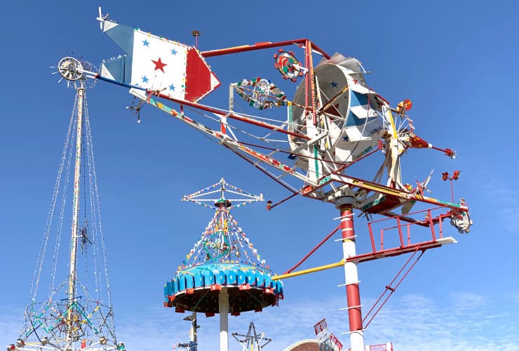04_03A_whirligig_park