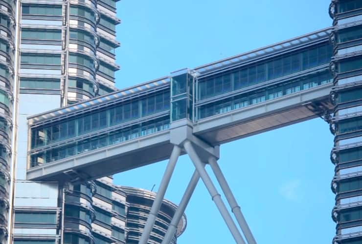 Close-up KL Twin Towers Skybridge