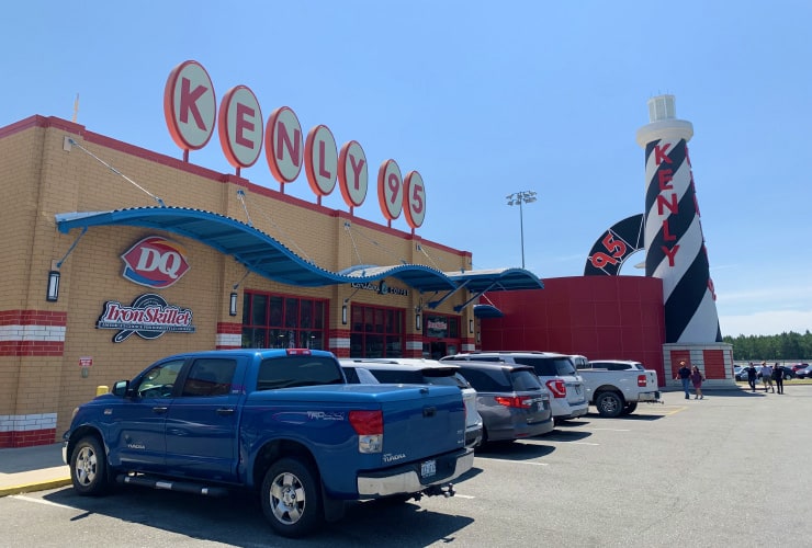 Entrance to the Kenly 95 Truckstop