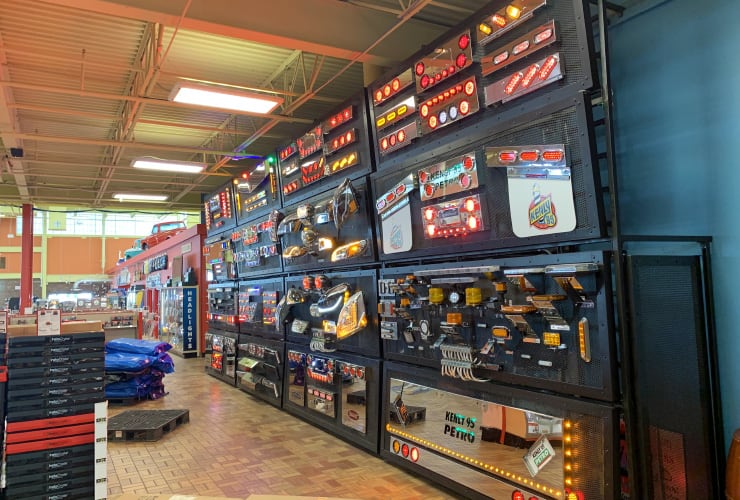 Kenly 95 Truckstop Light Show