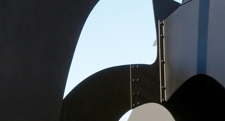 Storm King - Alexander Calder (Black Flag)