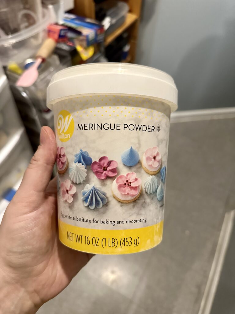 photo of a 1 lb tub of wilton meringue powder 