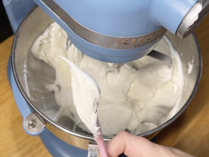 photo of stiff peak piping consistency for royal icing recipe with meringue powder