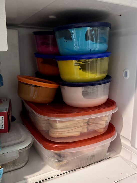 royal icing storage in pyrex containers in the freezer