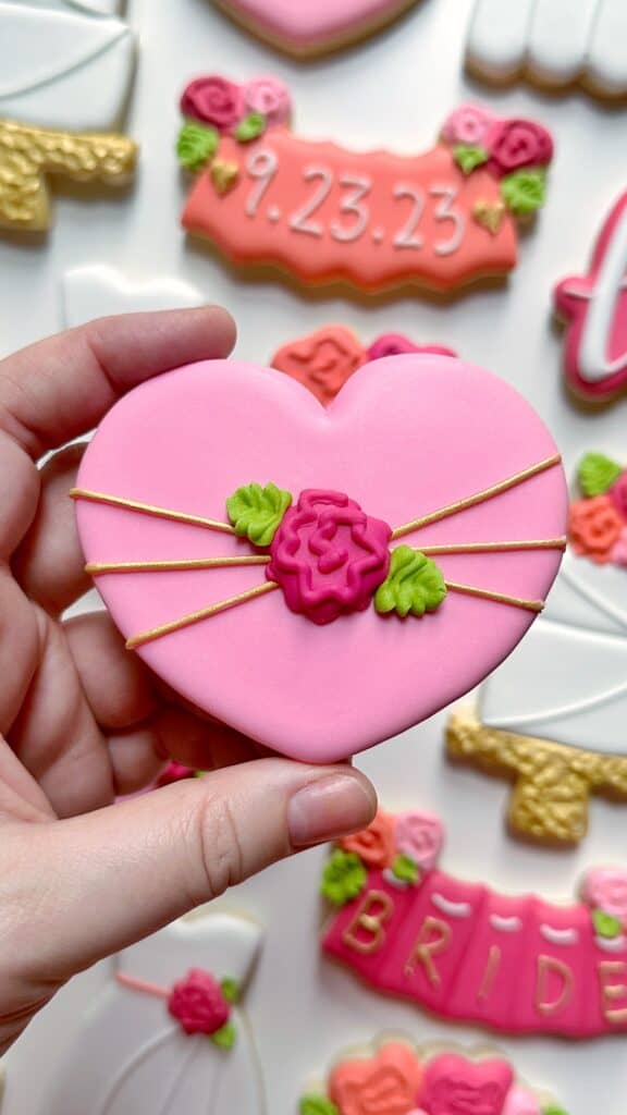 example of cookie decorating: heart 