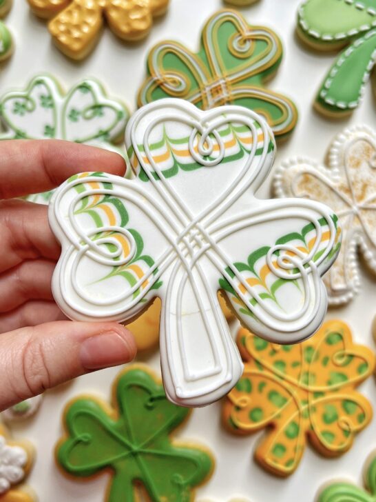 example of a crack in royal icing 