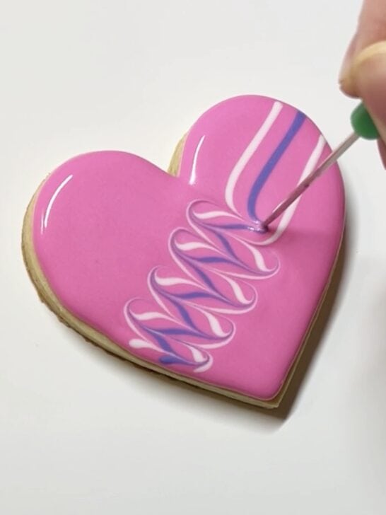example of ways to modify for left-handed cookie decorating