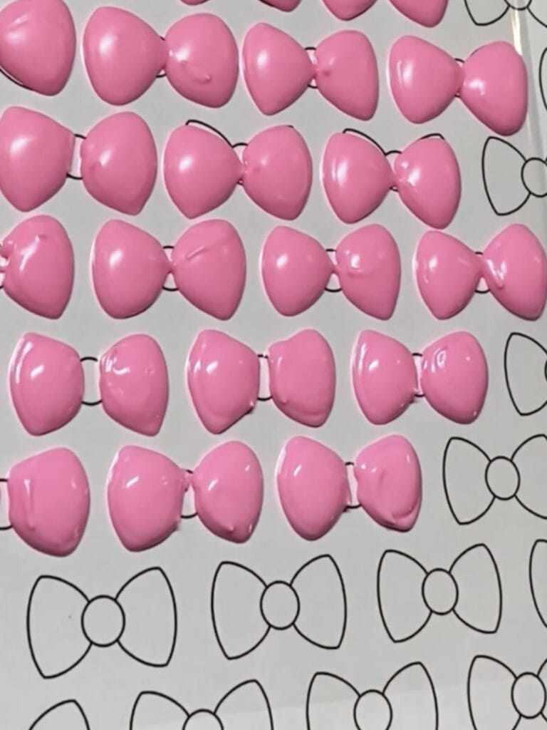 piping royal icing bow transfers