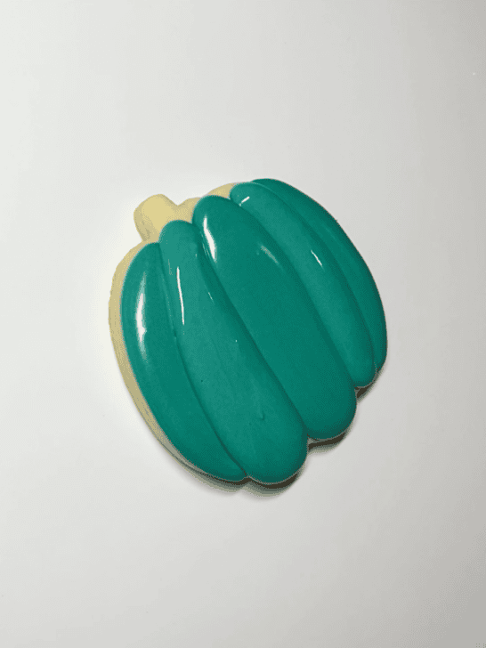 how to decorate pumpkin shaped cookies with royal icing