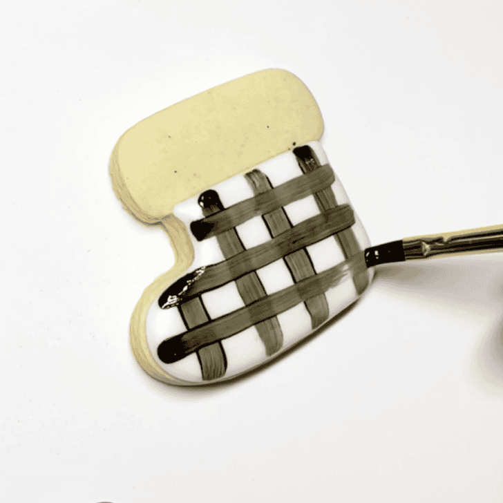 Step-by-Step Decorating Instructions for Christmas Stocking Cookies