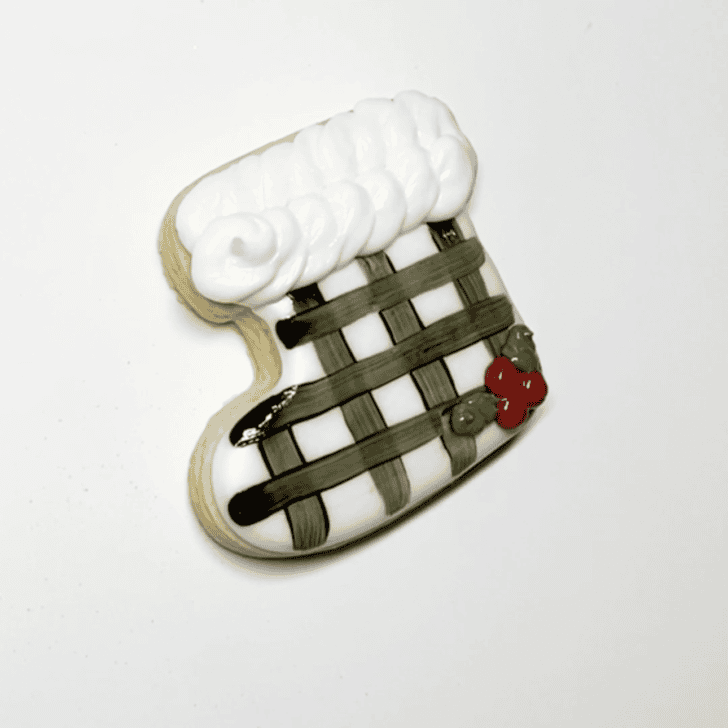 Step-by-Step Decorating Instructions for Christmas Stocking Cookies